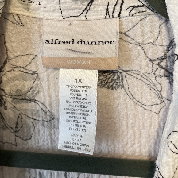 Alfred Dunner 1X Crinkle Long Sleeve with Tank Button Blouse White Black & Gray - Picture 2 of 10